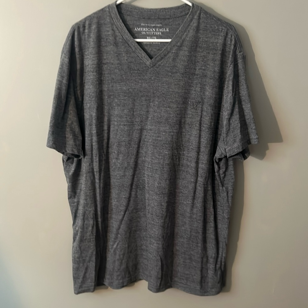 Like new American Eagle outfitters men’s V-neck T-shirt